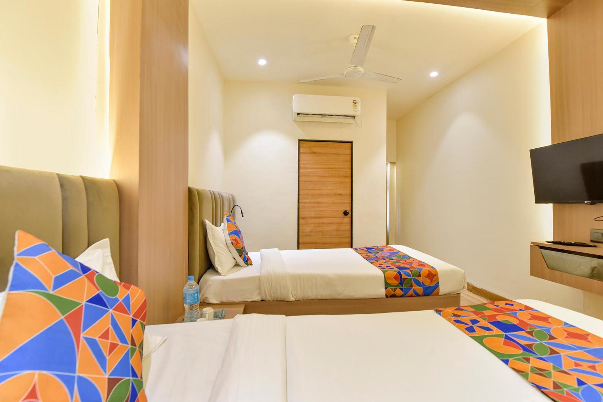 Fabhotel Kesar Indore Exteriör bild
