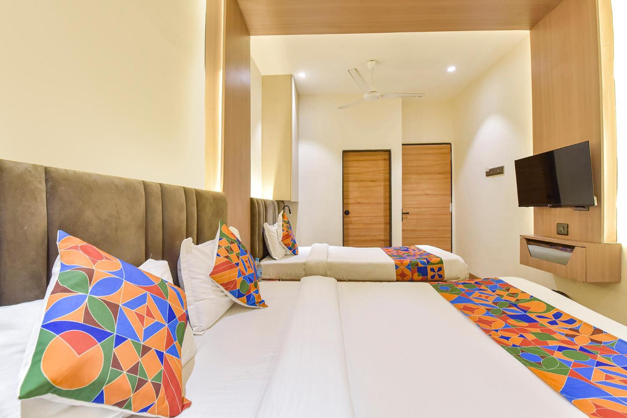 Fabhotel Kesar Indore Exteriör bild