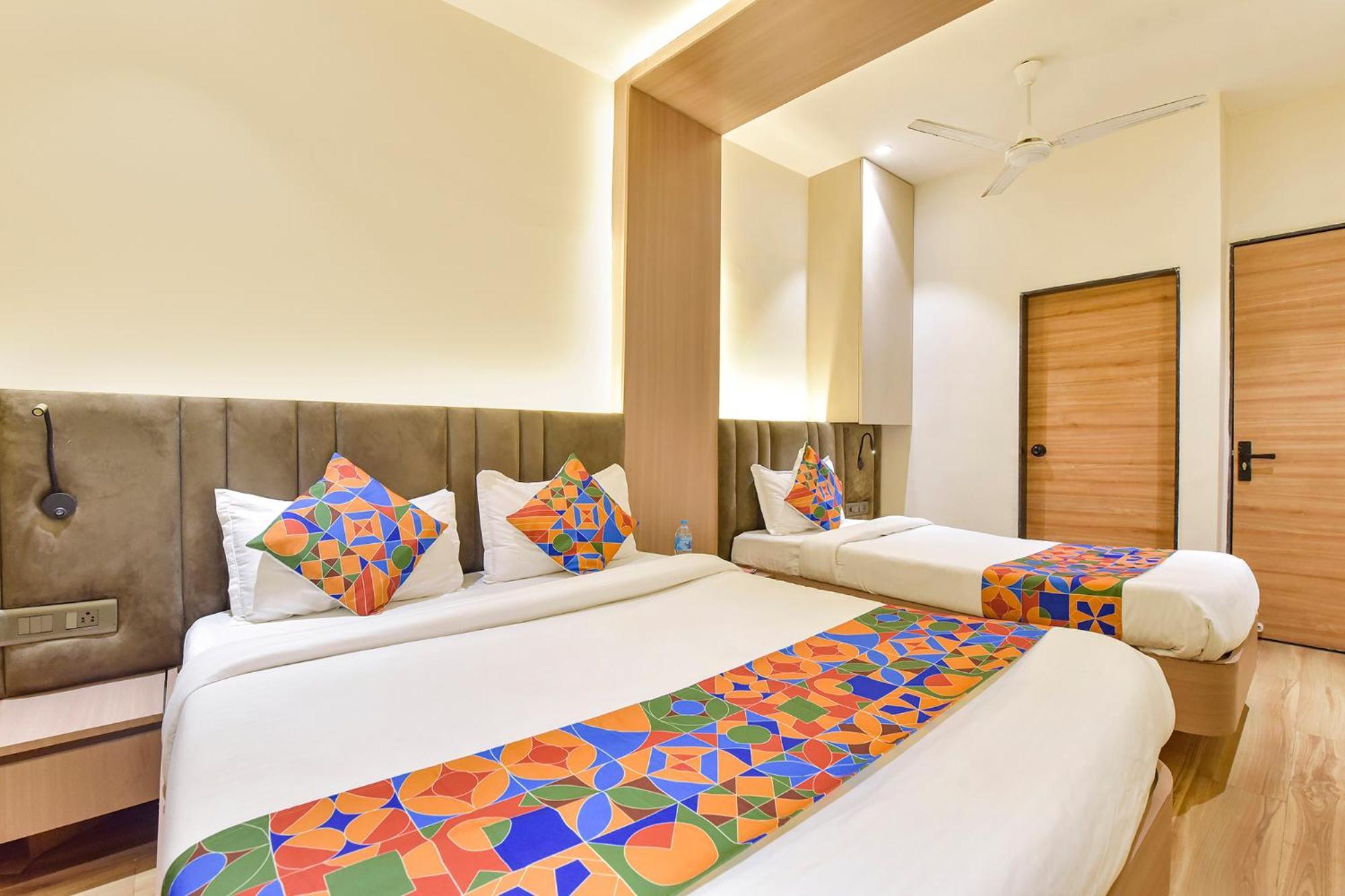 Fabhotel Kesar Indore Exteriör bild