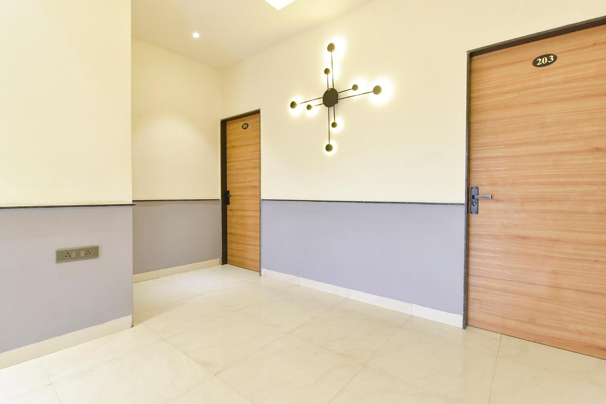 Fabhotel Kesar Indore Exteriör bild